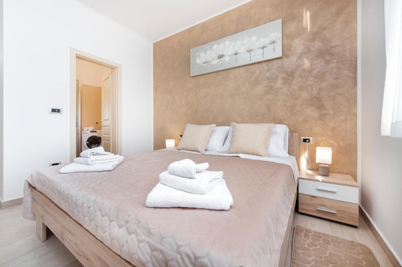 Comfort Apartments Karla 罗维尼 外观 照片