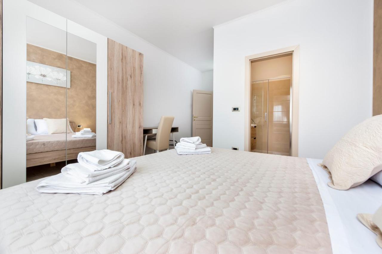Comfort Apartments Karla 罗维尼 外观 照片