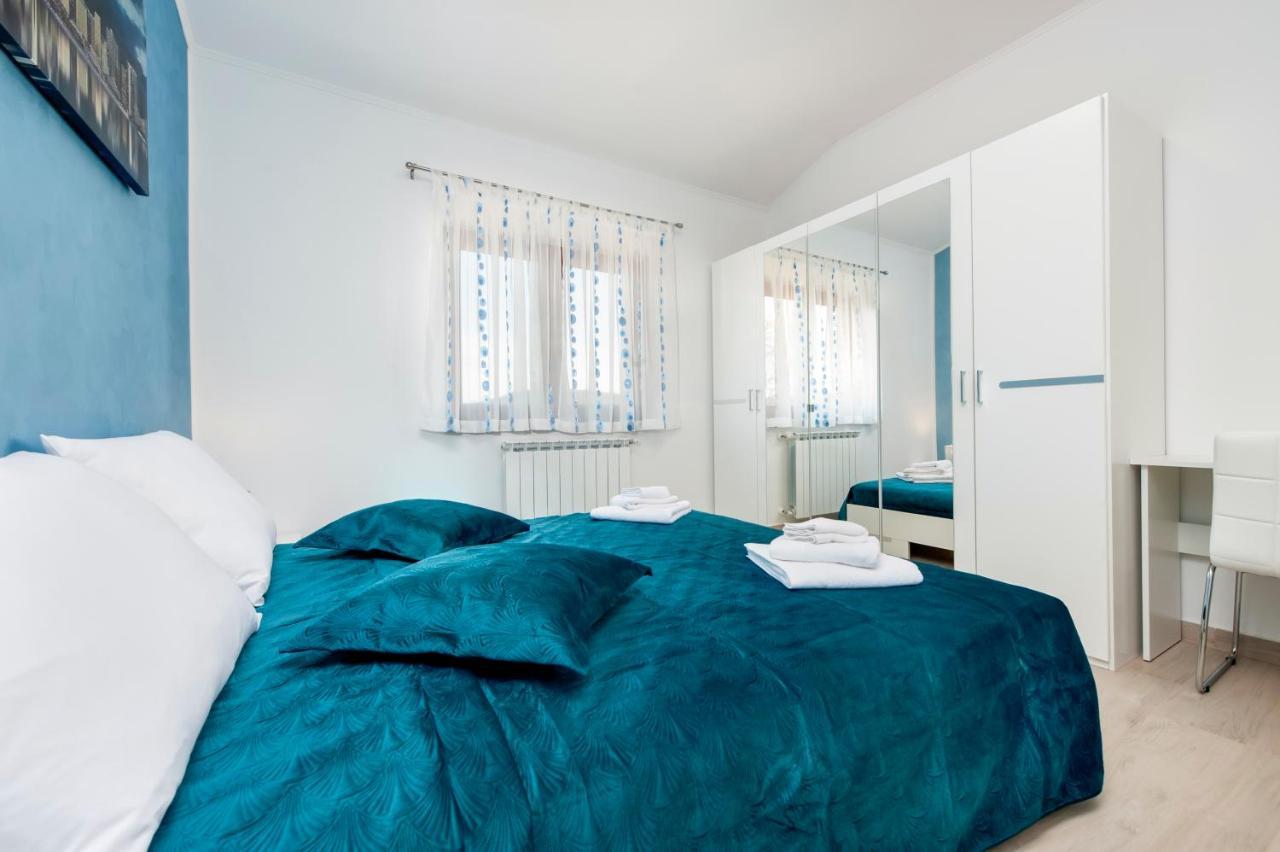 Comfort Apartments Karla 罗维尼 外观 照片